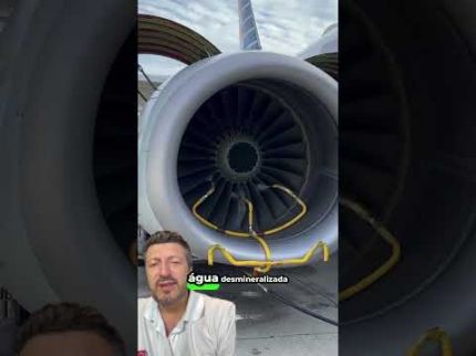Pode lavar o motor de um avião?